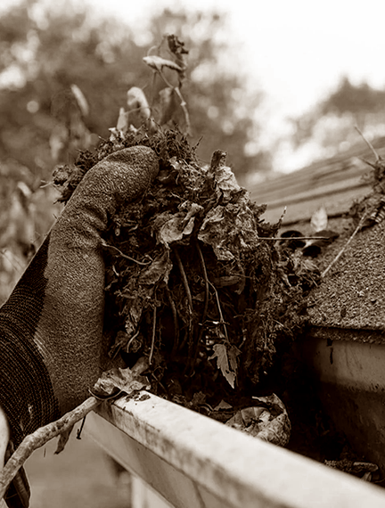 cleaning gutter